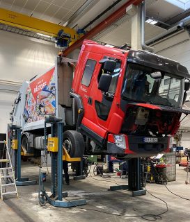 Lastebil på bukk på vårt verksted